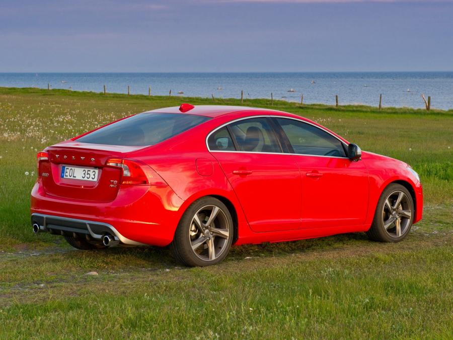  Volvo S60 R-Design 2010 года  (фото 15 из 27)